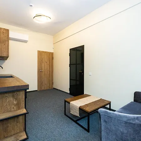 Near Meridianas With Parking I Cohost