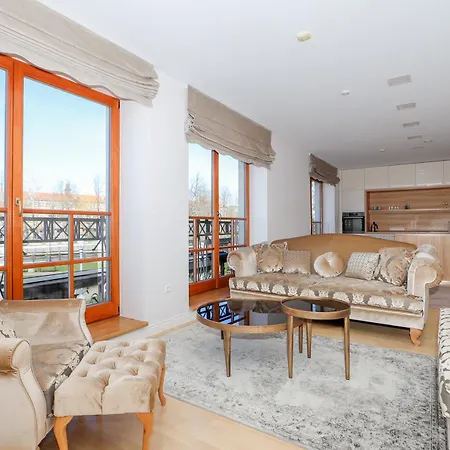 Near Meridianas With Parking I Cohost Apartman *