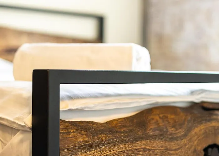 Near Meridianas With Parking I Cohost *