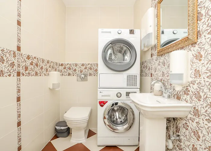 Near Meridianas With Parking I Cohost Апартаменты