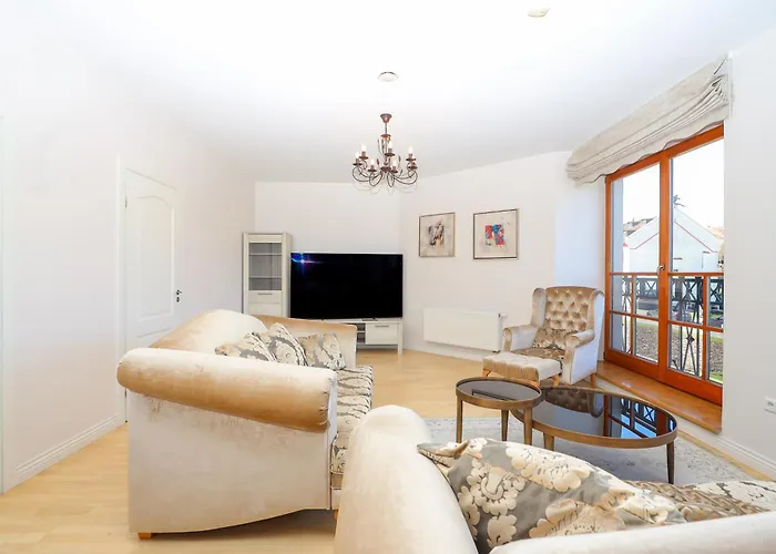 Near Meridianas With Parking I Cohost Апартаменты