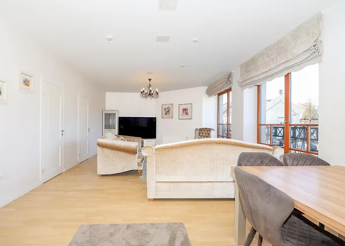 Near Meridianas With Parking I Cohost